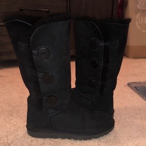 Black Bailey button Ugg boots